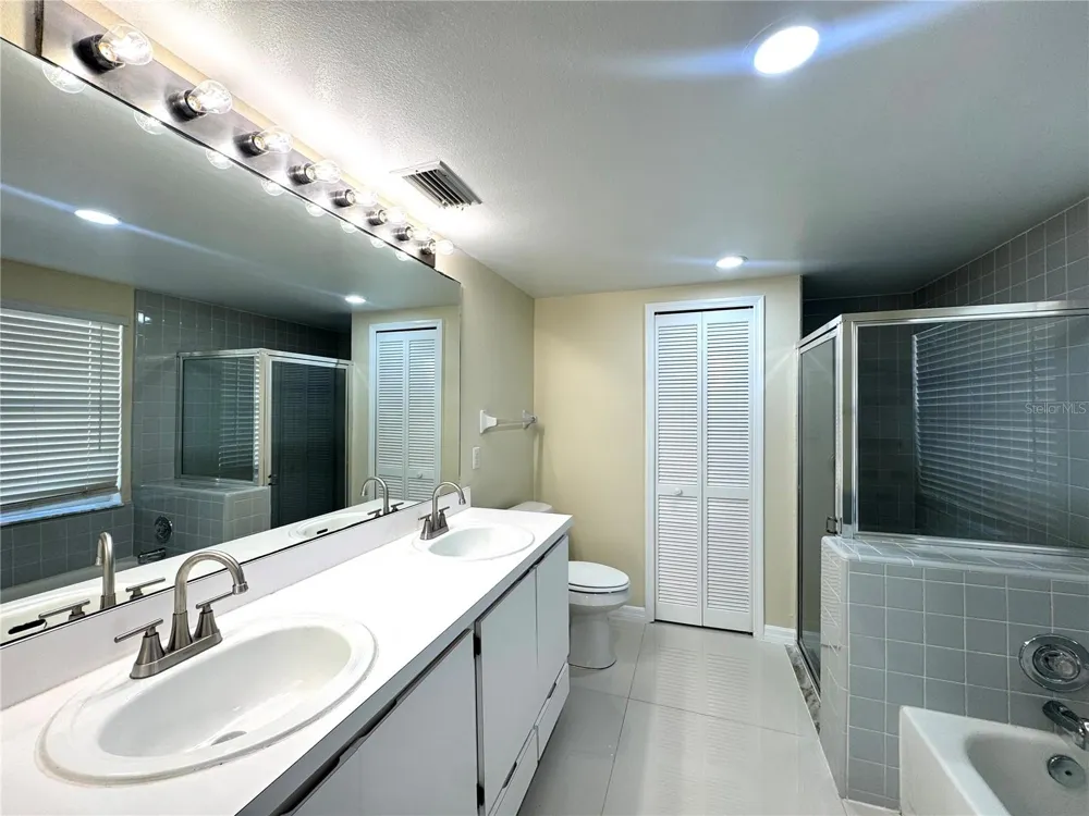 2985 VISCOUNT CIRCLE Kissimmee, FL 34747
