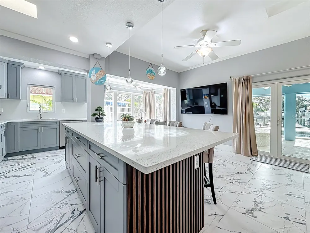 14186 W PARSLEY DRIVE Madeira Beach, FL 33708