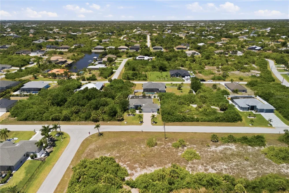 10039 KINGSVILLE DRIVE Port Charlotte, FL 33981