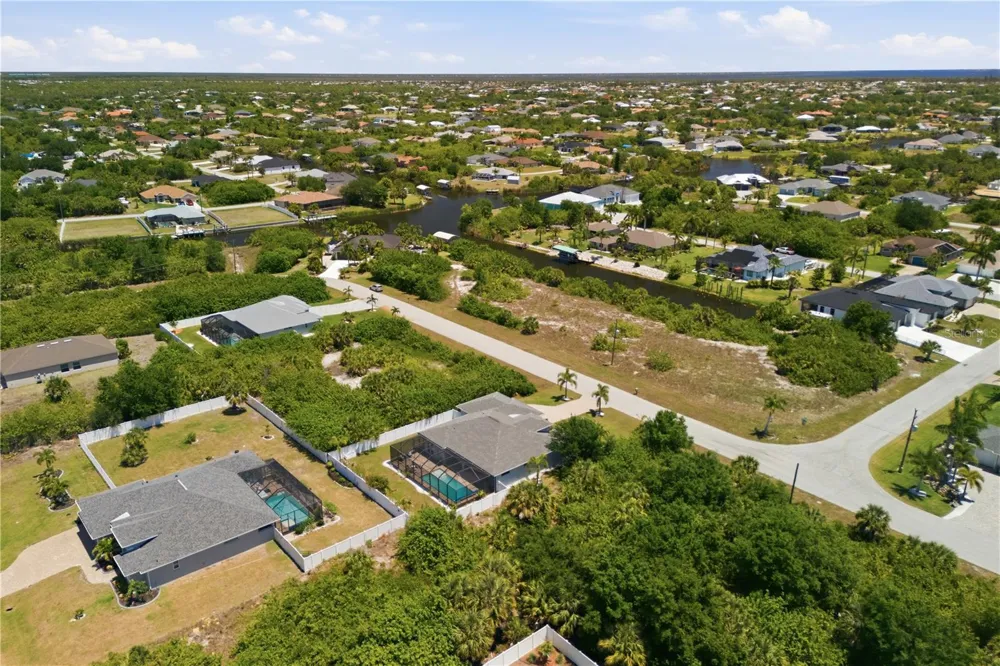 10039 KINGSVILLE DRIVE Port Charlotte, FL 33981