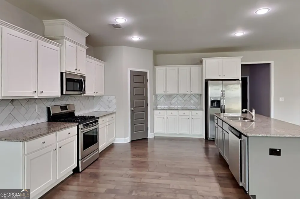 2942 Blue Stone CT Dacula, GA 30019