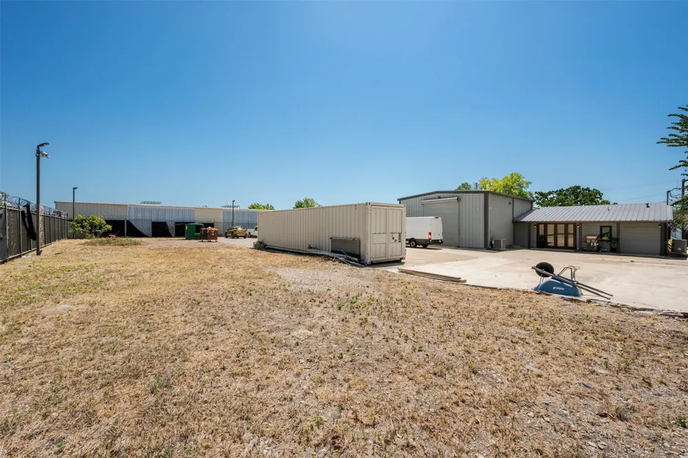 2655 Myrtle Springs Avenue Dallas, TX 75220