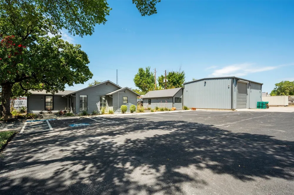 2655 Myrtle Springs Avenue Dallas, TX 75220