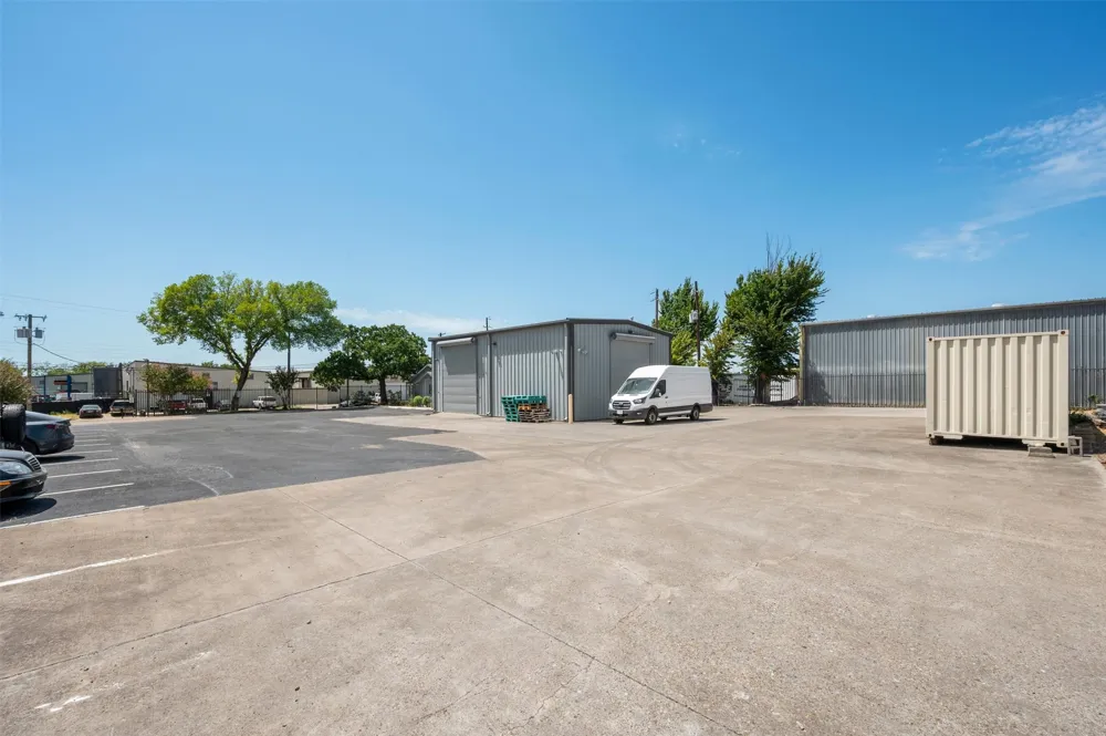 2655 Myrtle Springs Avenue Dallas, TX 75220