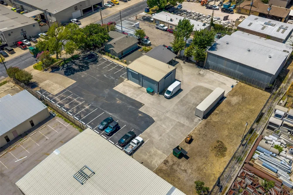 2655 Myrtle Springs Avenue Dallas, TX 75220
