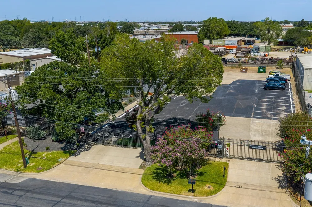 2655 Myrtle Springs Avenue Dallas, TX 75220
