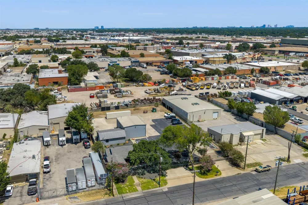 2655 Myrtle Springs Avenue Dallas, TX 75220