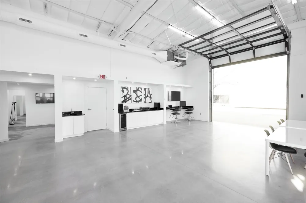 2655 Myrtle Springs Avenue Dallas, TX 75220