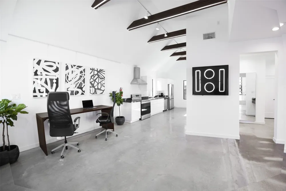 2655 Myrtle Springs Avenue Dallas, TX 75220