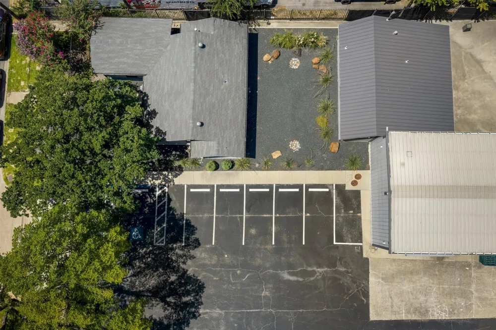 2655 Myrtle Springs Avenue Dallas, TX 75220