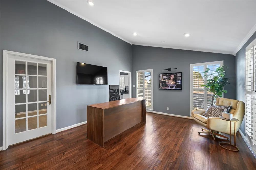 2655 Myrtle Springs Avenue Dallas, TX 75220