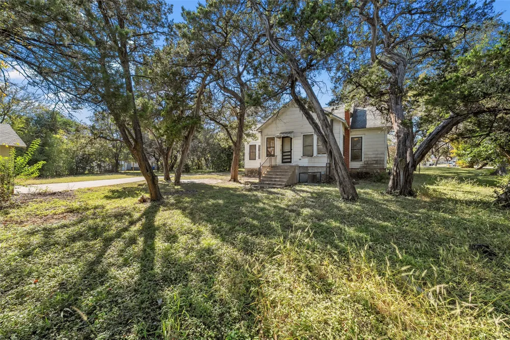 2623 15th A Street Waco, TX 76708