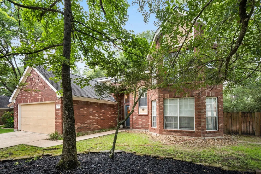 2 Amber Fire Place The Woodlands, TX 77381