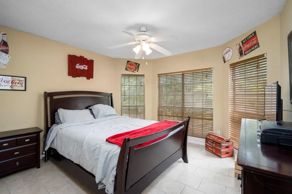 2 Amber Fire Place The Woodlands, TX 77381