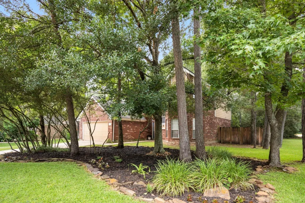 2 Amber Fire Place The Woodlands, TX 77381