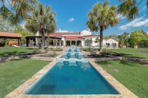 7519 Red Bay Circle