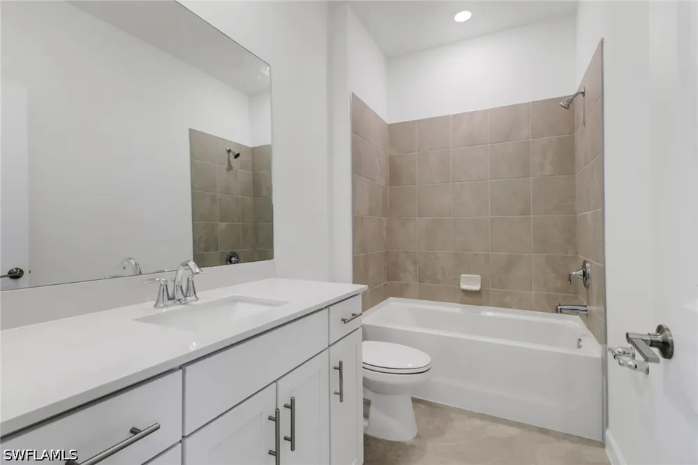 Hinkley Drive Estero, FL 33928