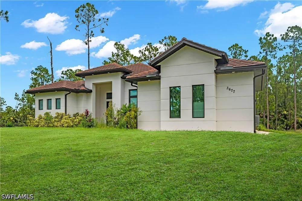 8th Avenue NE Naples, FL 34120