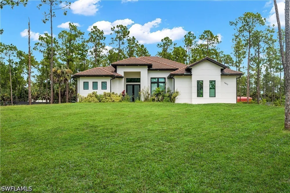 8th Avenue NE Naples, FL 34120