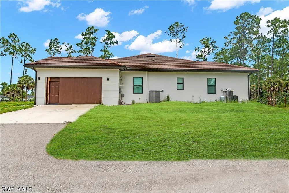 8th Avenue NE Naples, FL 34120