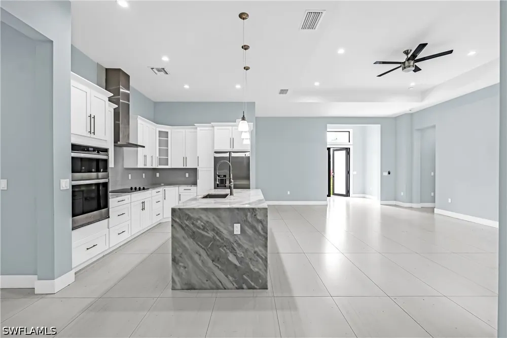 8th Avenue NE Naples, FL 34120