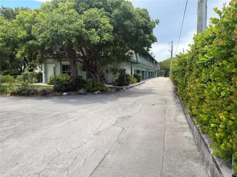 701 S Royal Poinciana Blvd #12