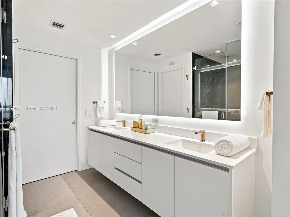 700 NE 24th St #5605 Miami, FL 33137