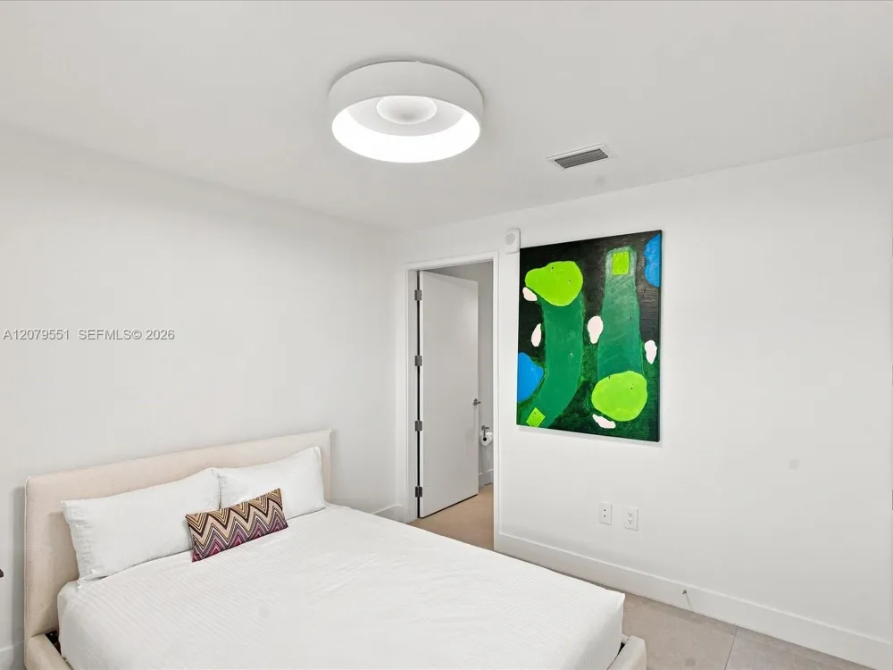 700 NE 24th St #5605 Miami, FL 33137
