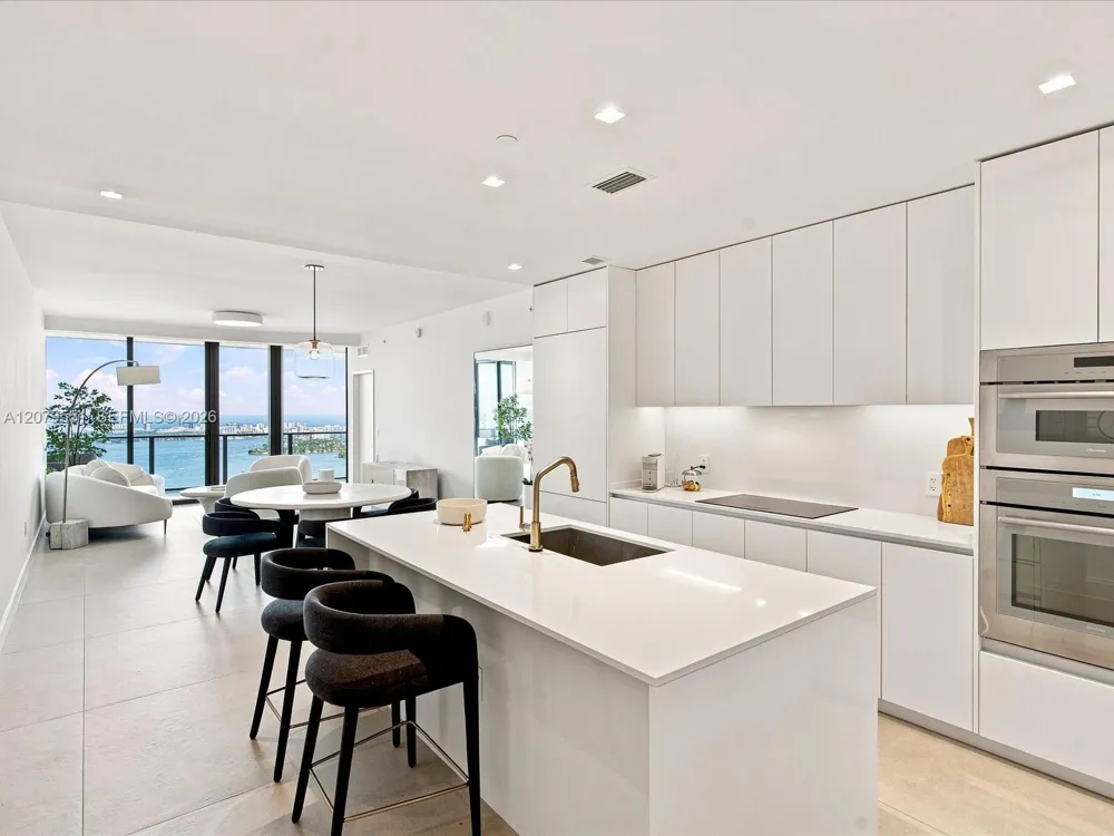 700 NE 24th St #5605 Miami, FL 33137