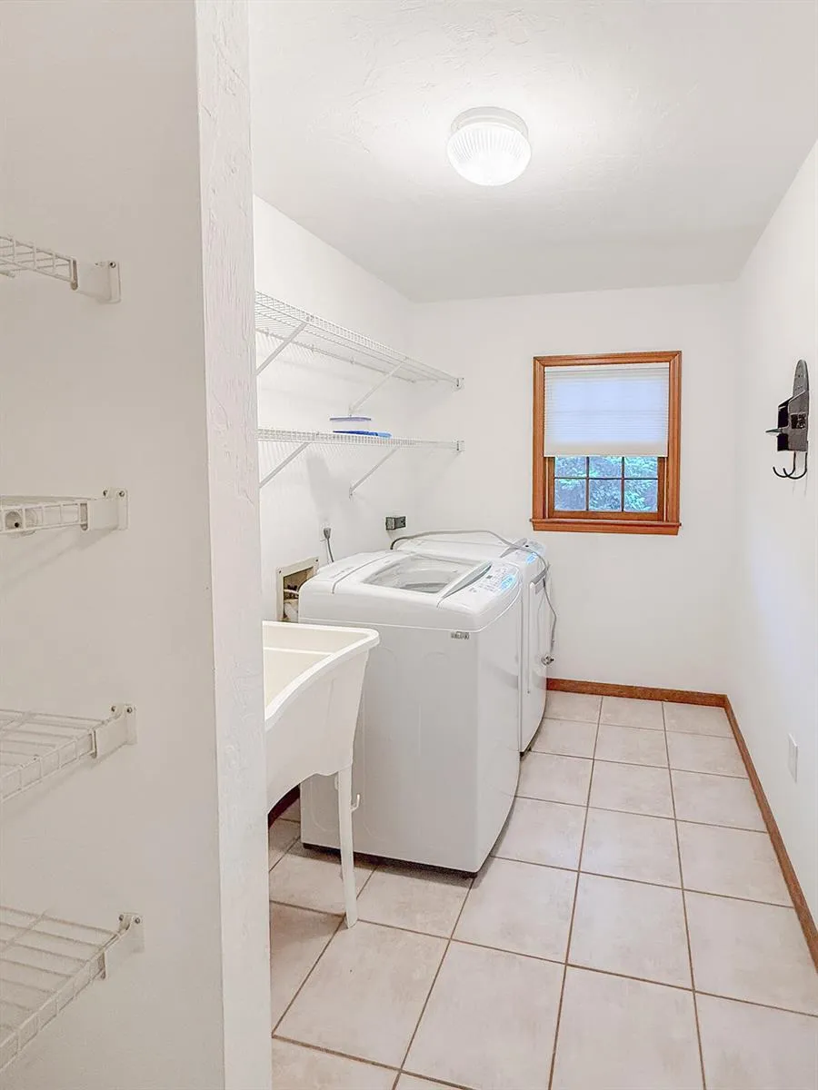 8613 SW 55 PLACE Gainesville, FL 32608