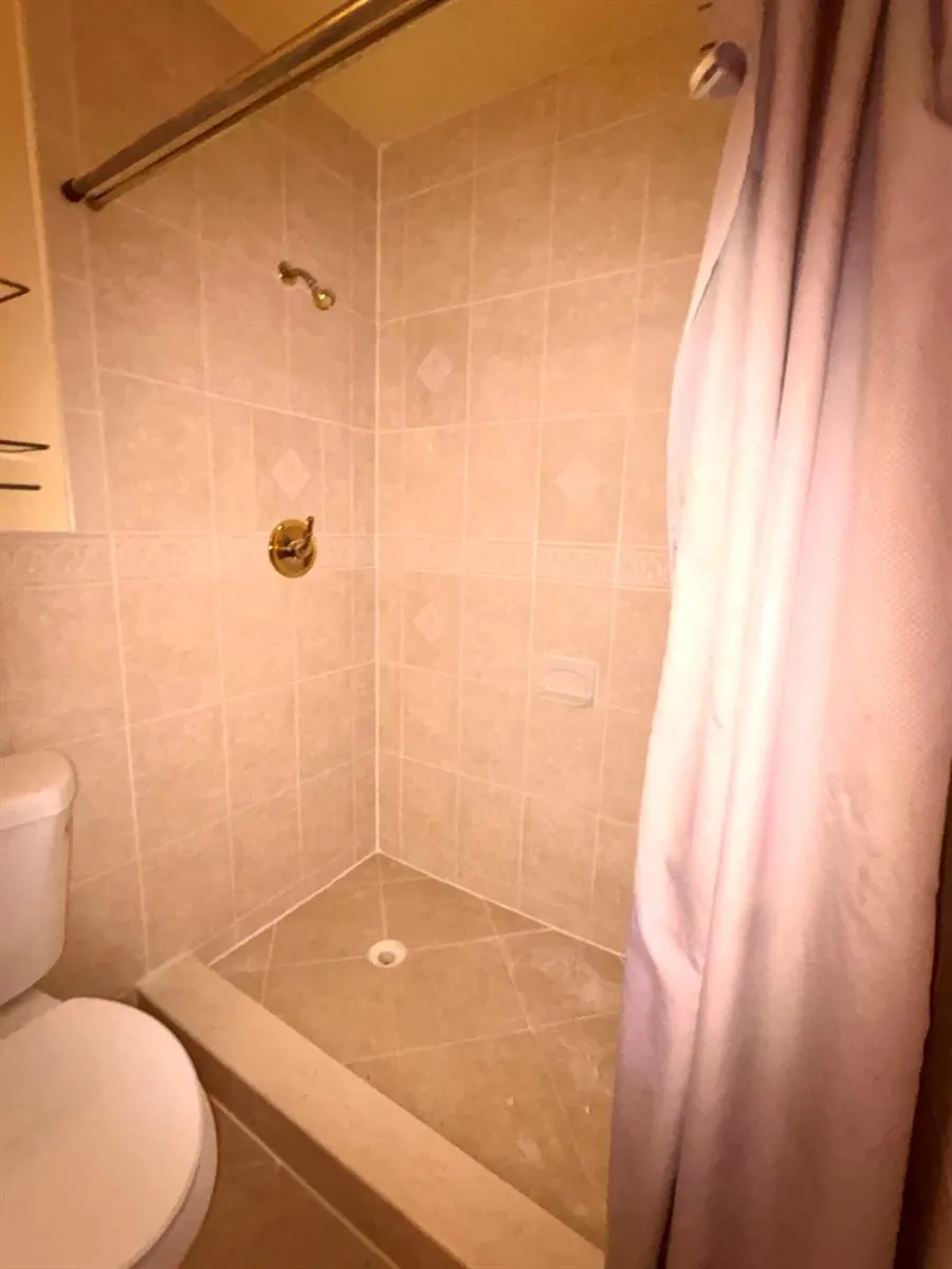 9391 S Belfort Circle #211 Tamarac, FL 33321