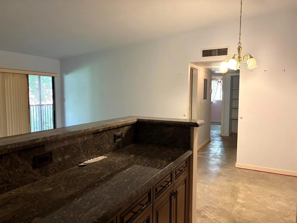 9391 S Belfort Circle #211 Tamarac, FL 33321