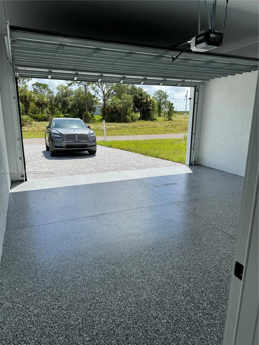 842 Nina Ave Lehigh Acres, FL 33974