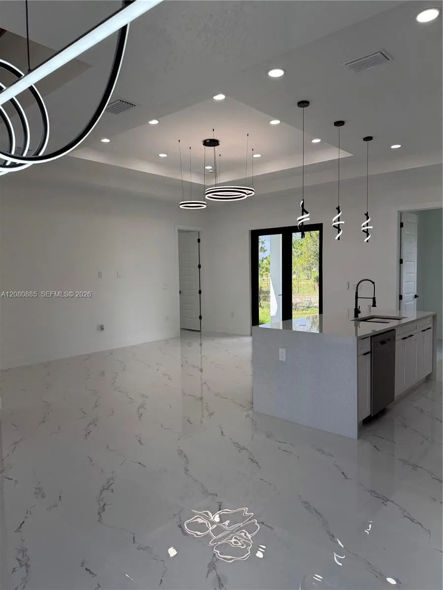 842 Nina Ave Lehigh Acres, FL 33974