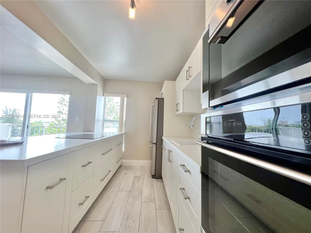 1300 Alton Rd #6C Miami Beach, FL 33139