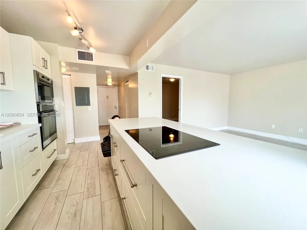 1300 Alton Rd #6C Miami Beach, FL 33139