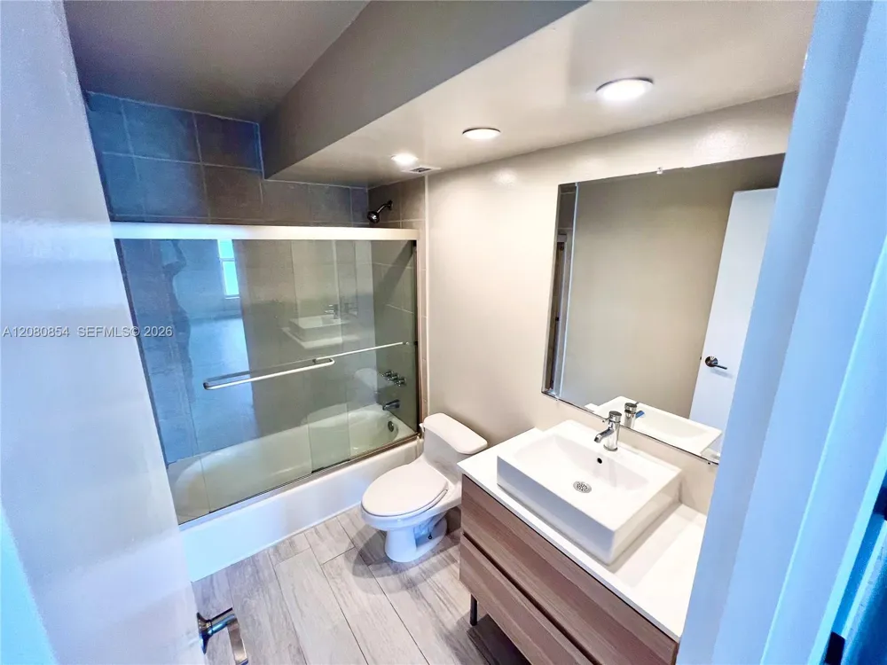1300 Alton Rd #6C Miami Beach, FL 33139