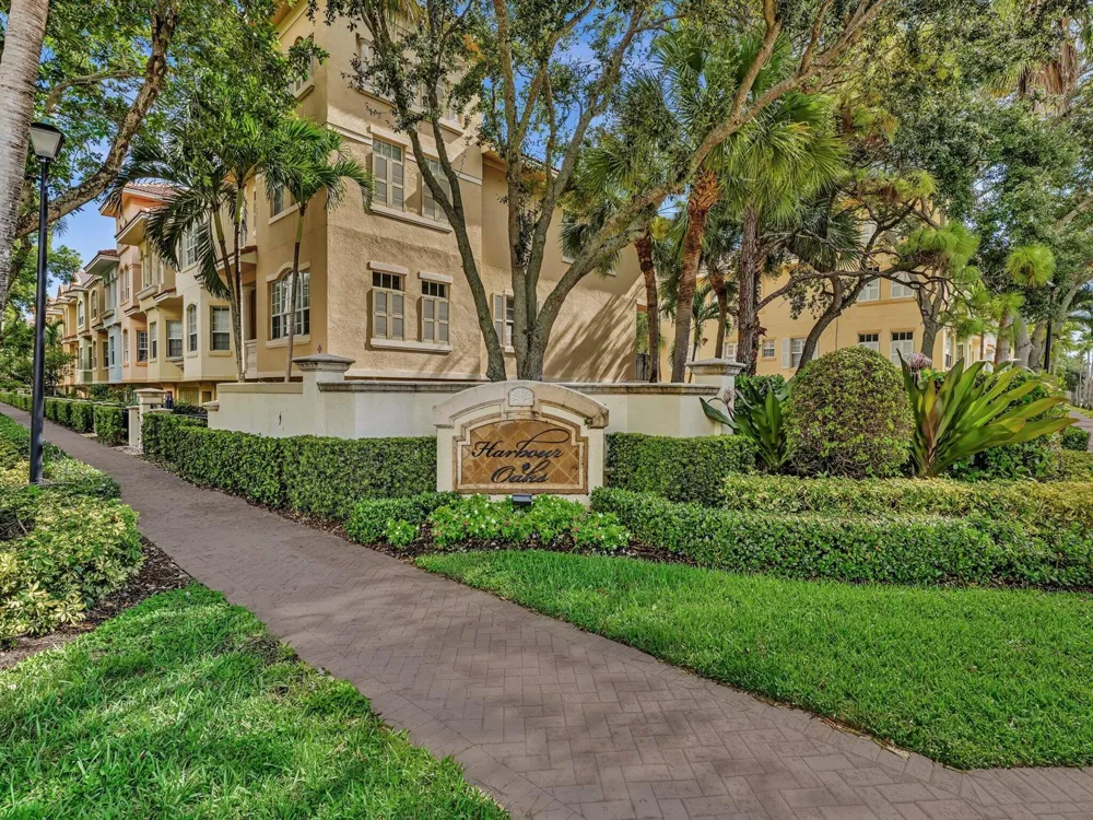 2751 RAVELLA WAY Palm Beach Gardens, FL 33410