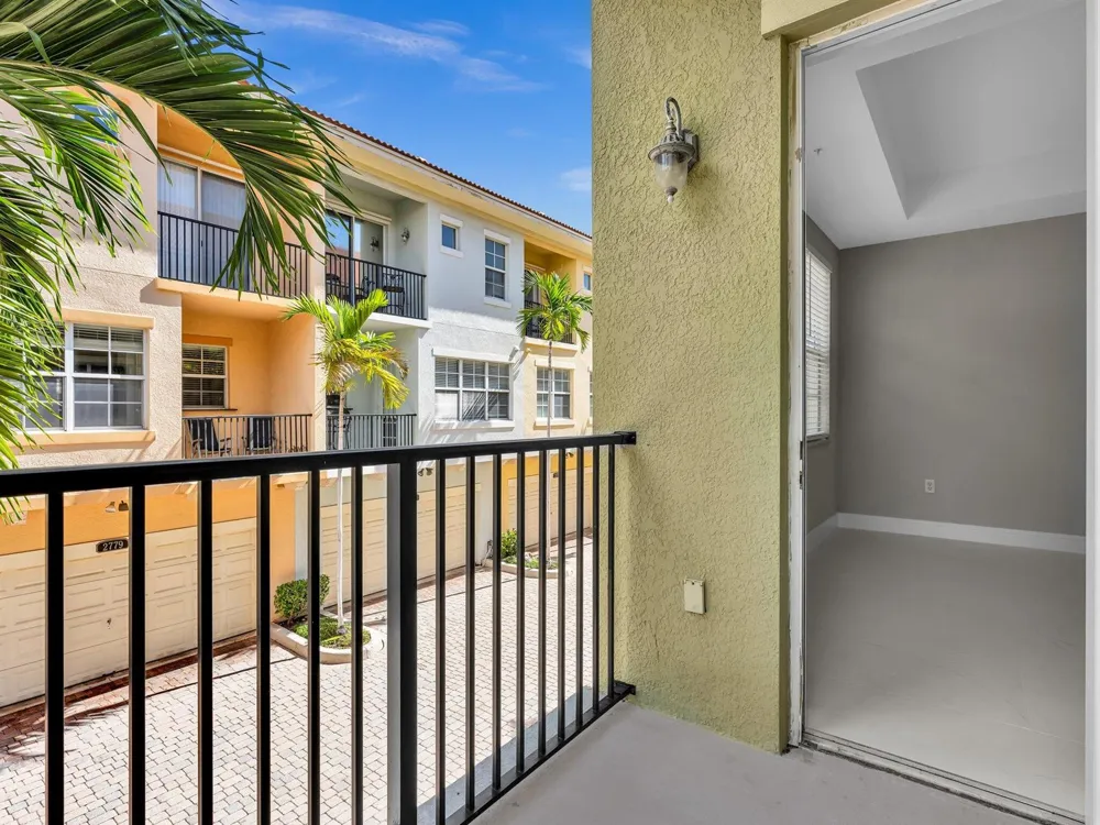 2751 RAVELLA WAY Palm Beach Gardens, FL 33410