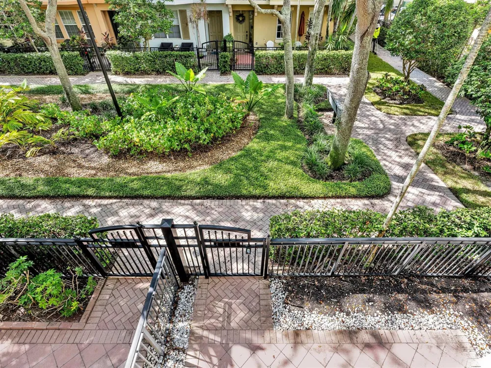 2751 RAVELLA WAY Palm Beach Gardens, FL 33410