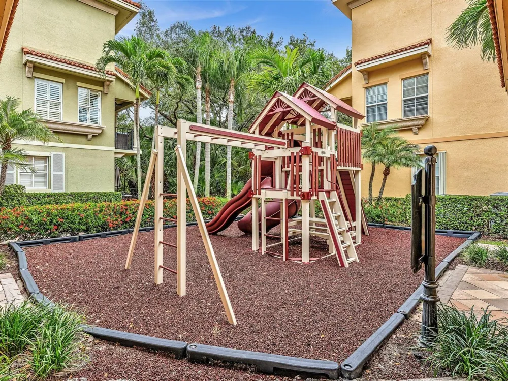 2751 RAVELLA WAY Palm Beach Gardens, FL 33410