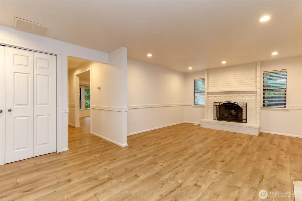 28803 184th Place SE Kent, WA 98042