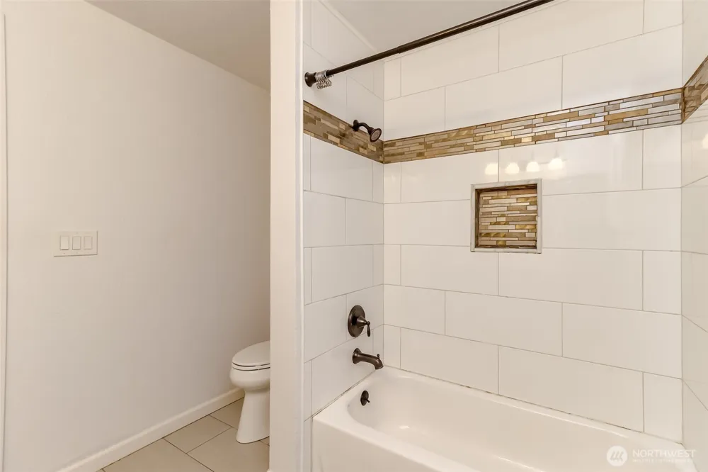 28803 184th Place SE Kent, WA 98042