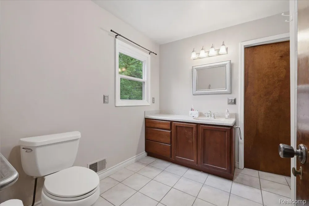 1700 Granger Road Brandon Charter Township, MI 48462
