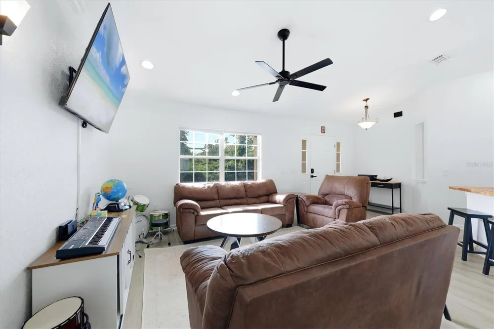 2565 CLOVELON STREET North Port, FL 34291