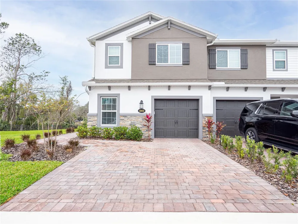 4902 LIVINGSTON LANE Oviedo, FL 32765