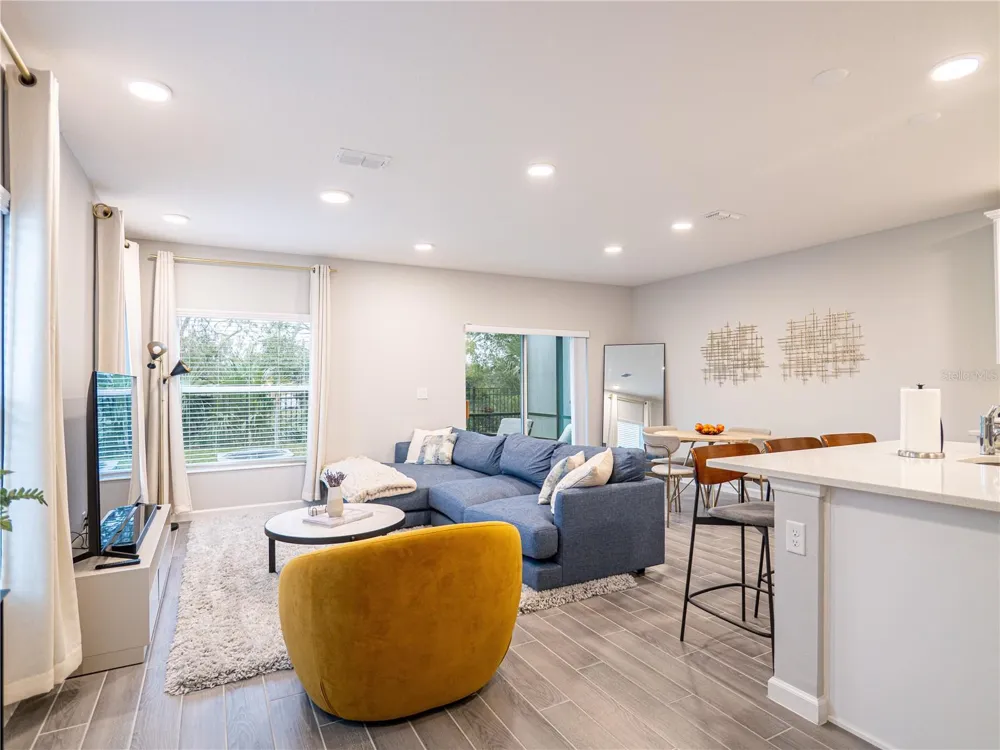 4902 LIVINGSTON LANE Oviedo, FL 32765