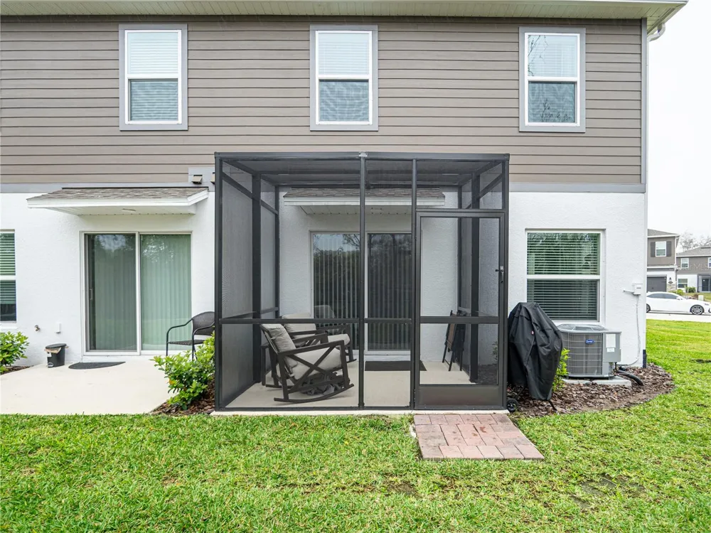 4902 LIVINGSTON LANE Oviedo, FL 32765