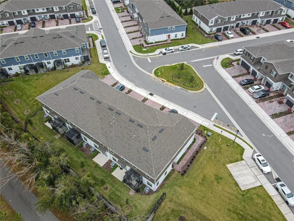 4902 LIVINGSTON LANE Oviedo, FL 32765