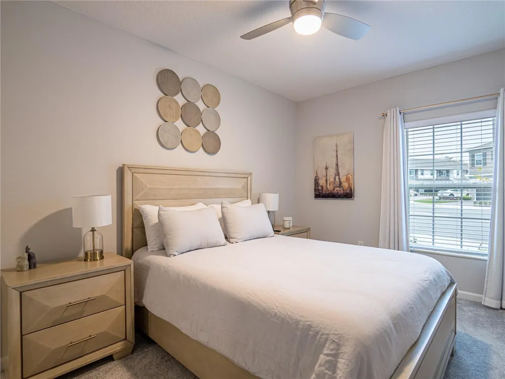 4902 LIVINGSTON LANE Oviedo, FL 32765